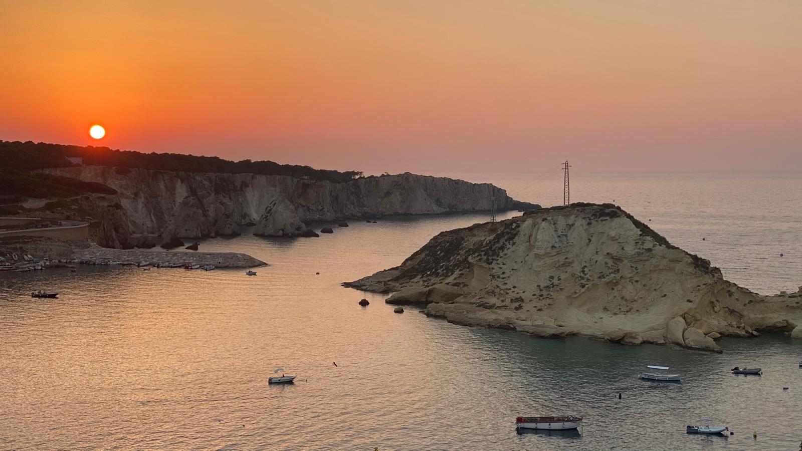 Cosa vedere in Puglia: le 25 mete più belle da vivere con il cuore -  Vagabondaggi, image size:1600x900